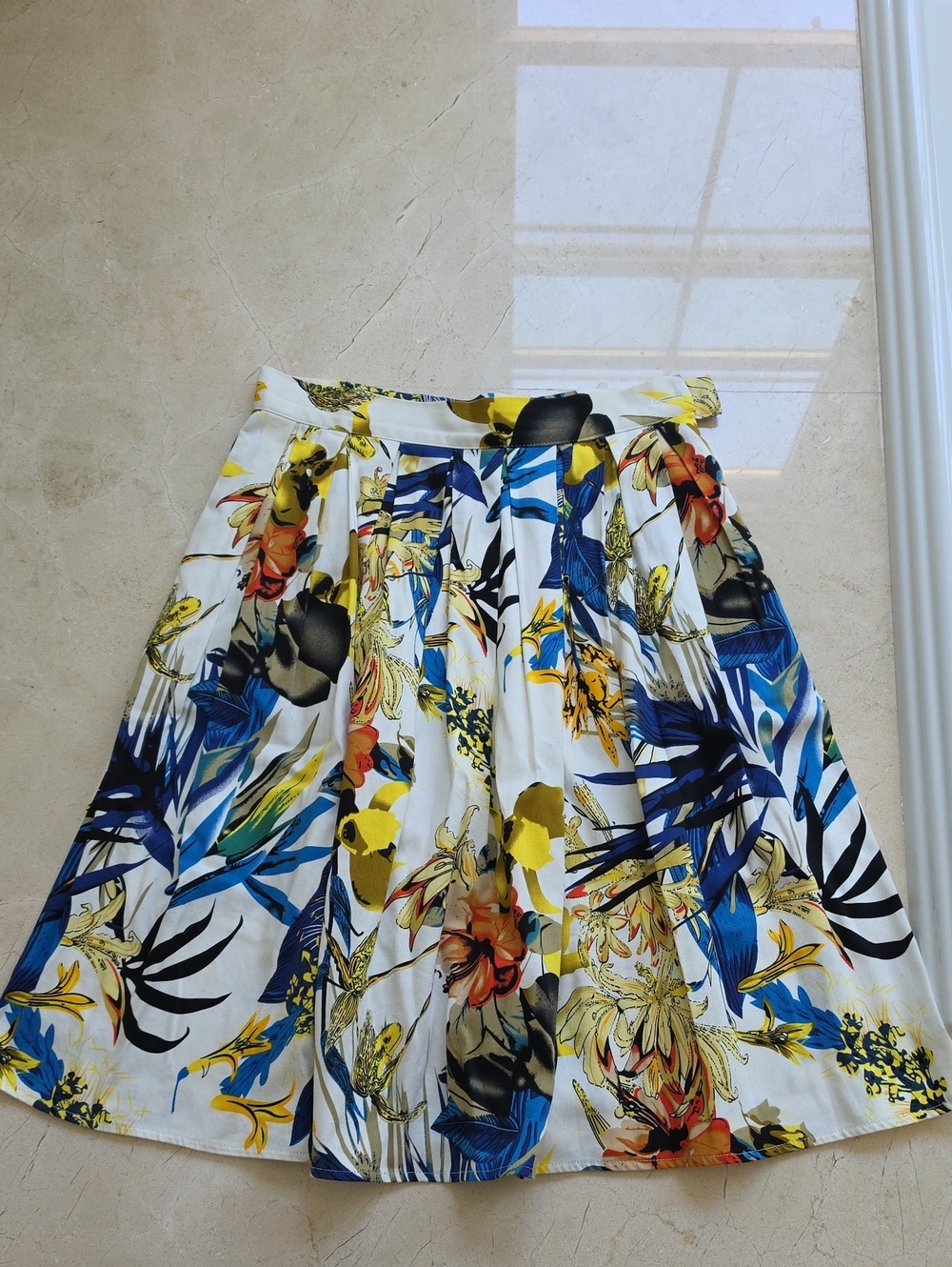 Grace Karin White A-Line Midi Skirt with Blue, Yellow & Black Tropical Print